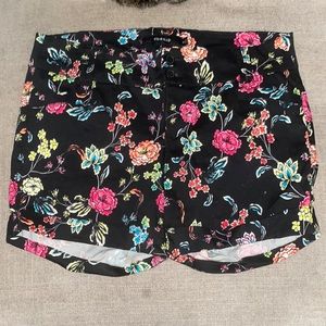 Size 12 TORRID floral print shorts